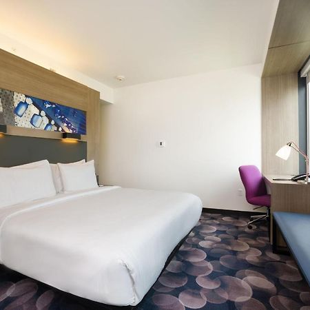 Отель Aloft Austin Airport Экстерьер фото