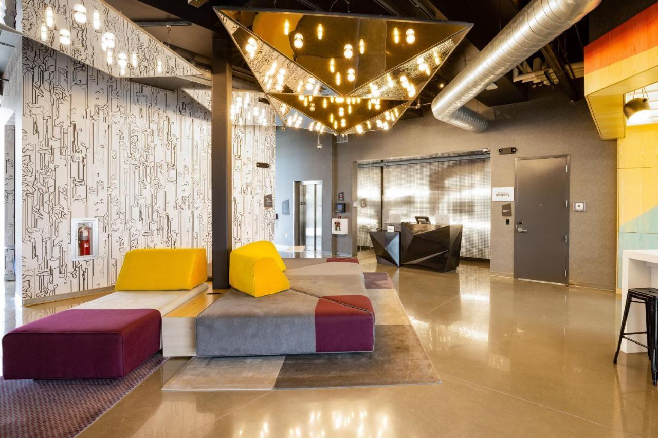 Отель Aloft Austin Airport Экстерьер фото