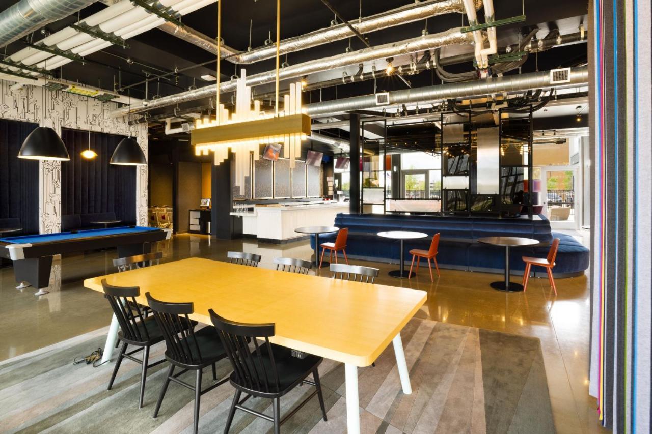 Отель Aloft Austin Airport Экстерьер фото