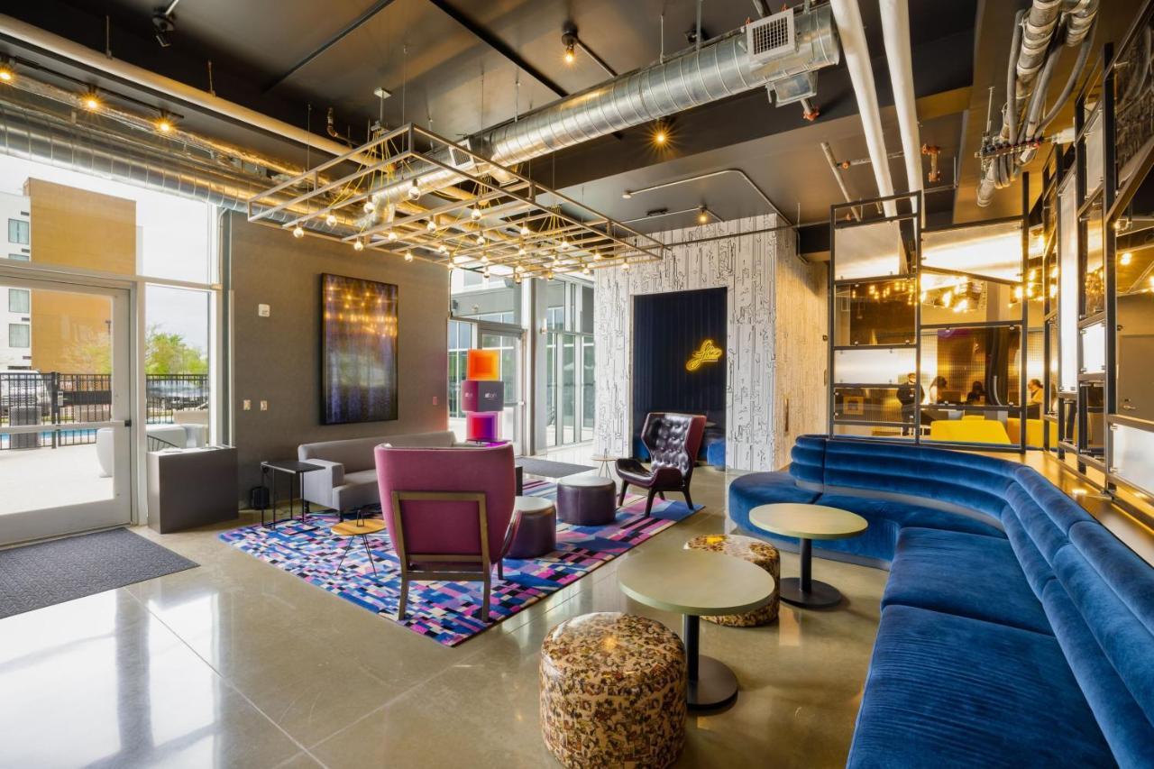 Отель Aloft Austin Airport Экстерьер фото