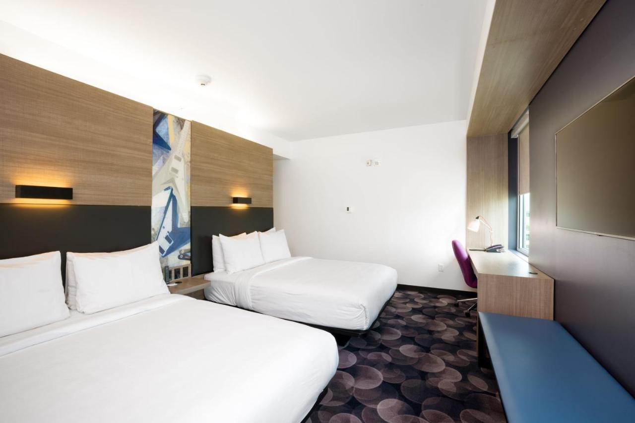 Отель Aloft Austin Airport Экстерьер фото
